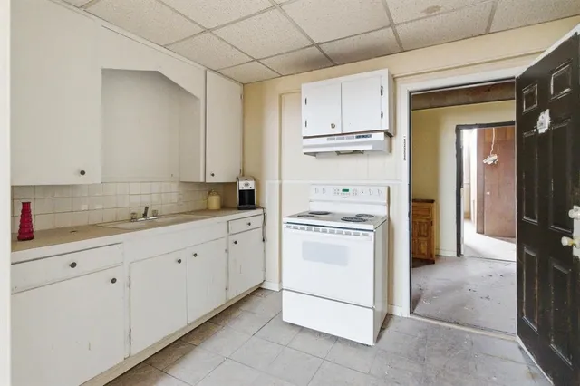 $650,000 | 107 South Austin Street, Comanche, TX 76442