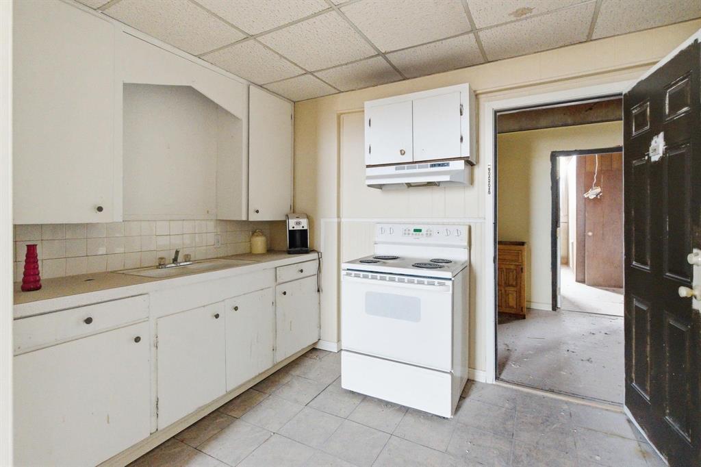 107 South Austin Street Comanche, TX 76442 - Photo 27 of 40