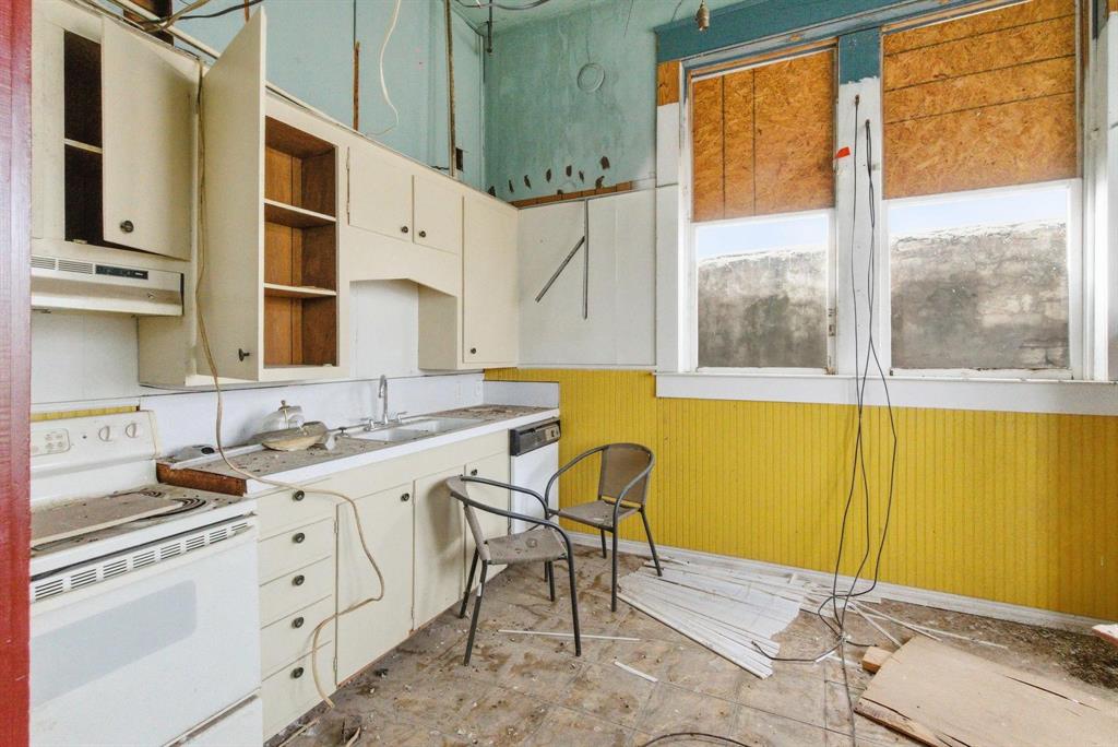 107 South Austin Street Comanche, TX 76442 - Photo 32 of 40