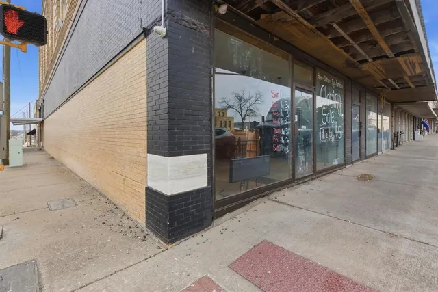 $650,000 | 107 South Austin Street, Comanche, TX 76442