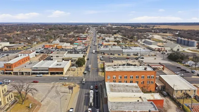 $650,000 | 107 South Austin Street, Comanche, TX 76442