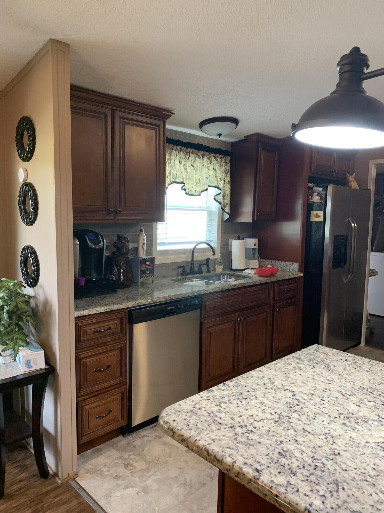 163 Loudon Road Philadelphia, TN 37846 - Photo 3 of 17 Photo kitchen 2