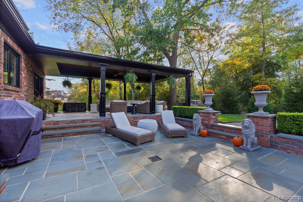 2599 Munster Road Rochester Hills, MI 48309 - Photo 46 of 58