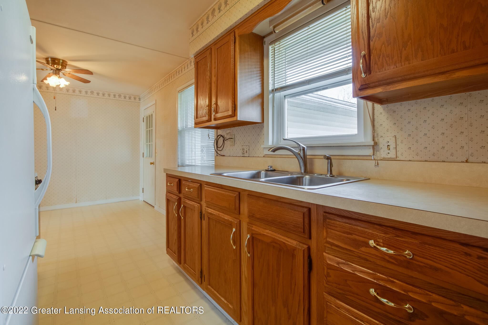 2712 Fairfax Road Lansing, MI 48910 - Photo 9 of 27 kitchen 2