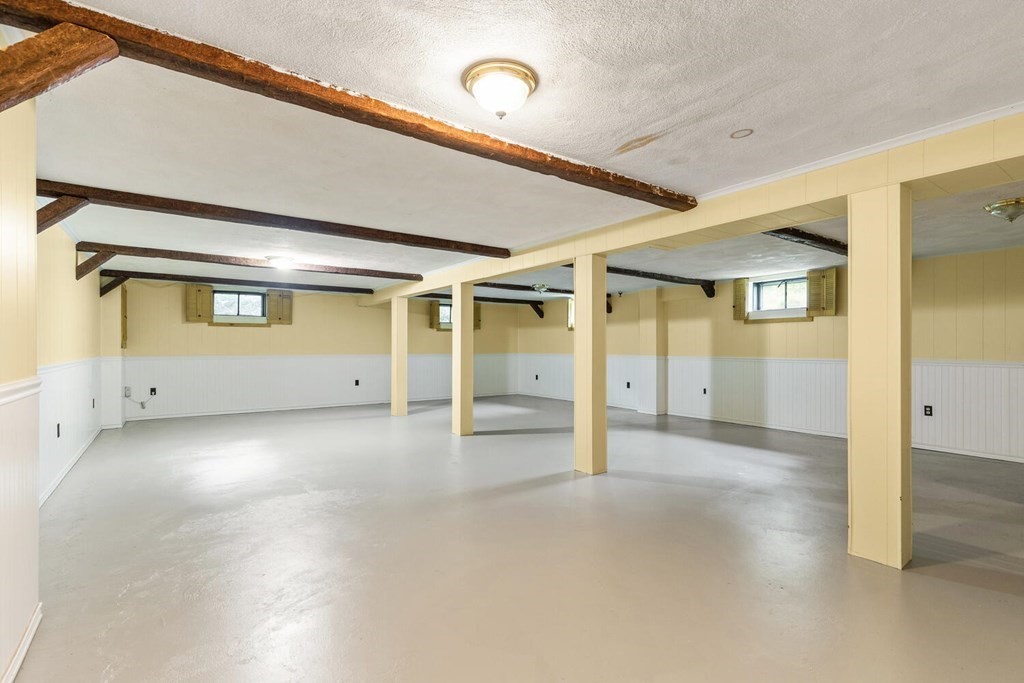 29 Saddle Club Road Lexington, MA 02420 - Photo 20 of 22 a view of an empty room