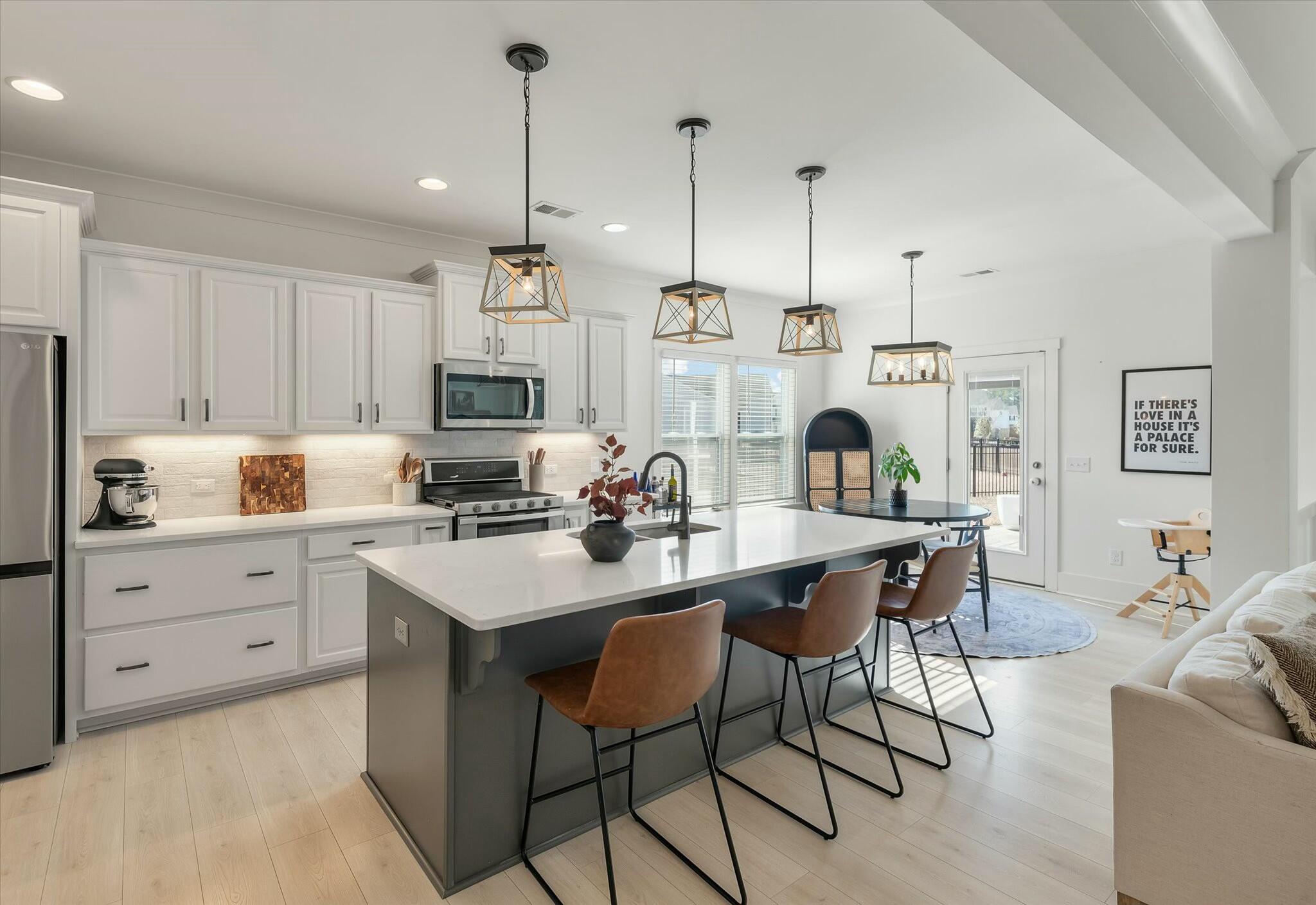 113 Surfbird Road Summerville, SC 29486 - Photo 17 of 49 tempImage7E0jMs