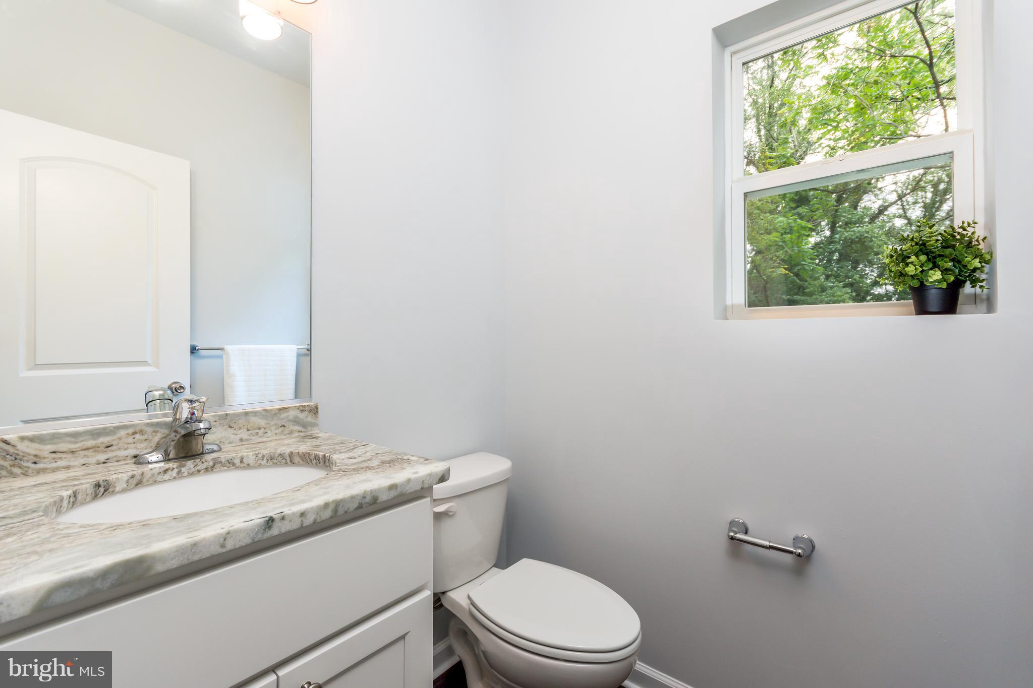 1455 Ridgeway Arnold, MD 21012 - Photo 8 of 29 Bath