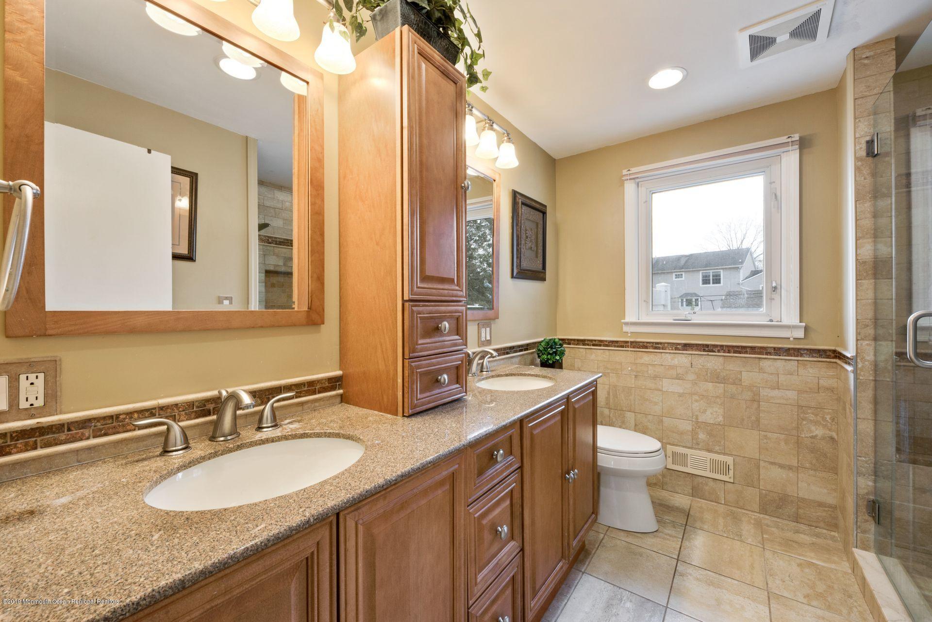 315 Sudbury Road Point Pleasant, NJ 08742 - Photo 19 of 21 Full Bathroom