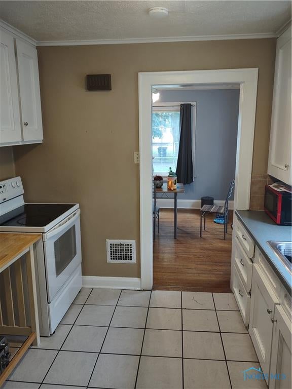 2118 Loxley Road Toledo, OH 43613 - Photo 9 of 26 Gallery Image 9