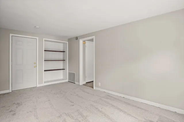 a view of room with an empty space