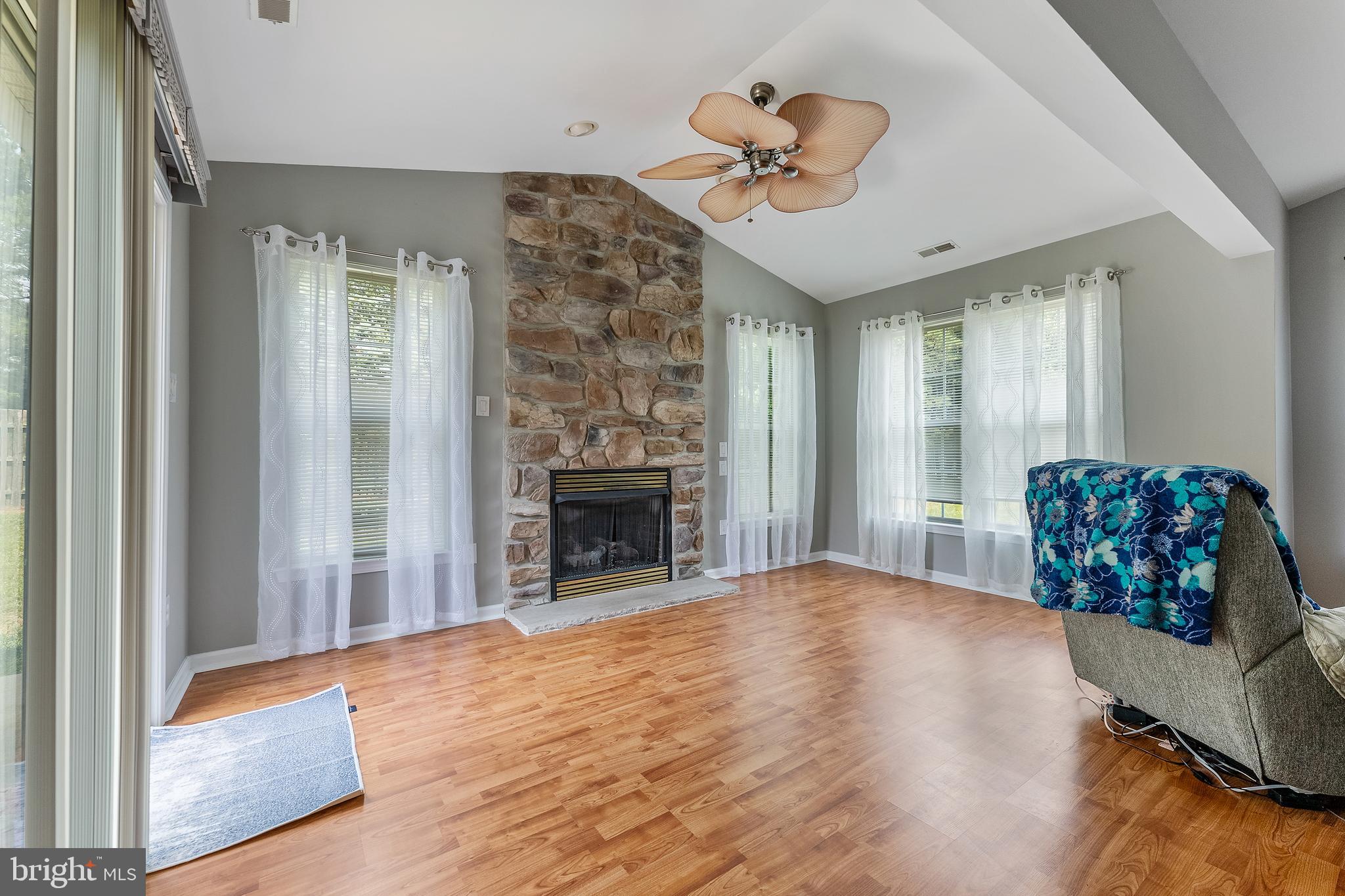 32 Gasko Road Mays Landing, NJ 08330 - Photo 12 of 31 Sitting Room
