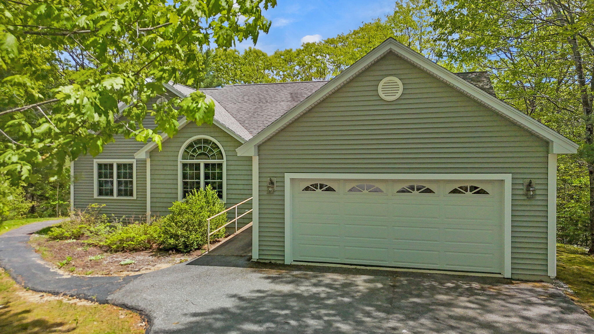 40 Acorn Ridge Road Freeport, ME 04032 - Photo 1 of 39 1-web-or-mls-DJI_20250527132824_0100_D