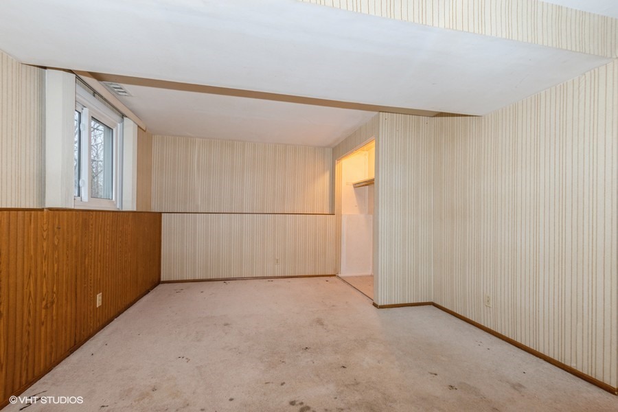 705 Gavin Avenue Romeoville, IL 60446 - Photo 13 of 19 Gallery Image 13
