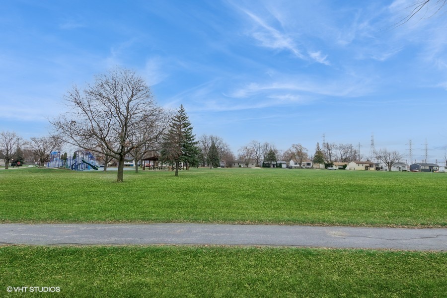 705 Gavin Avenue Romeoville, IL 60446 - Photo 19 of 19 Gallery Image 19