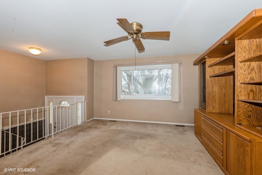 705 Gavin Avenue Romeoville, IL 60446 - Photo 3 of 19 Gallery Image 3