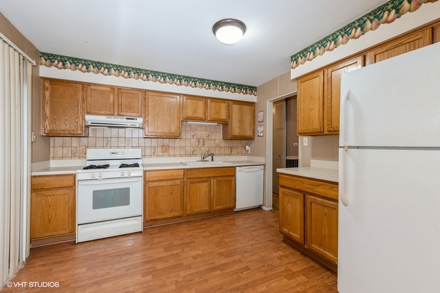 705 Gavin Avenue Romeoville, IL 60446 - Photo 7 of 19 Gallery Image 7