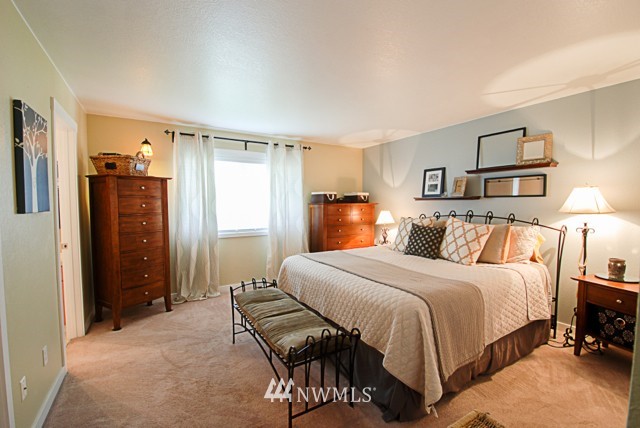 5901 Compton Loop Southeast Lacey, WA 98513 - Photo 14 of 25 Gallery Image 14