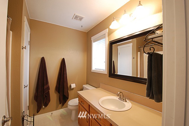 5901 Compton Loop Southeast Lacey, WA 98513 - Photo 15 of 25 Gallery Image 15