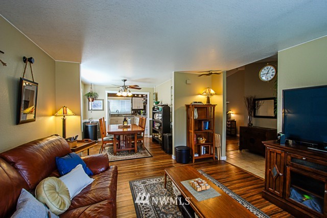 5901 Compton Loop Southeast Lacey, WA 98513 - Photo 6 of 25 Gallery Image 6