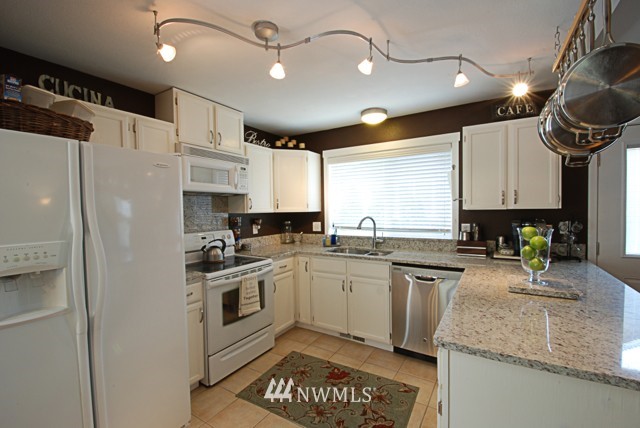 5901 Compton Loop Southeast Lacey, WA 98513 - Photo 8 of 25 Gallery Image 8