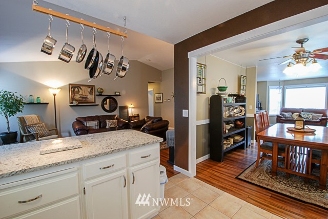 5901 Compton Loop Southeast Lacey, WA 98513 - Photo 10 of 25 Gallery Image 10