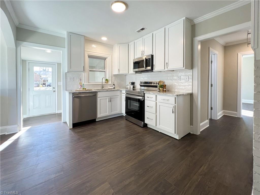 419 West Vandalia Road Greensboro, NC 27406 - Photo 13 of 30