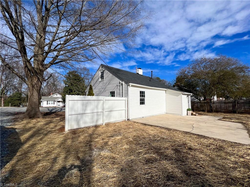 419 West Vandalia Road Greensboro, NC 27406 - Photo 28 of 30