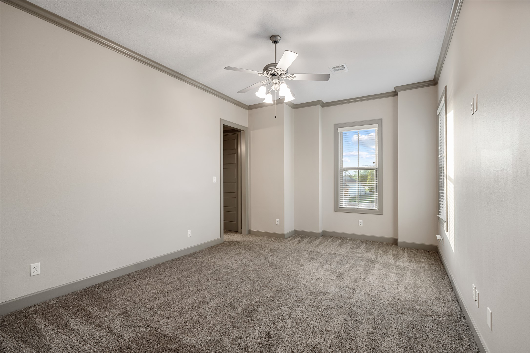 12379 Pebble View Drive Conroe, TX 77304 - Photo 26 of 46 Secondary primary room.