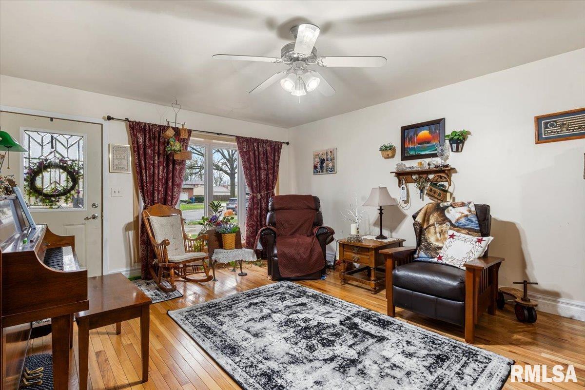 17 Celeste Court Springfield, IL 62703 - Photo 4 of 30