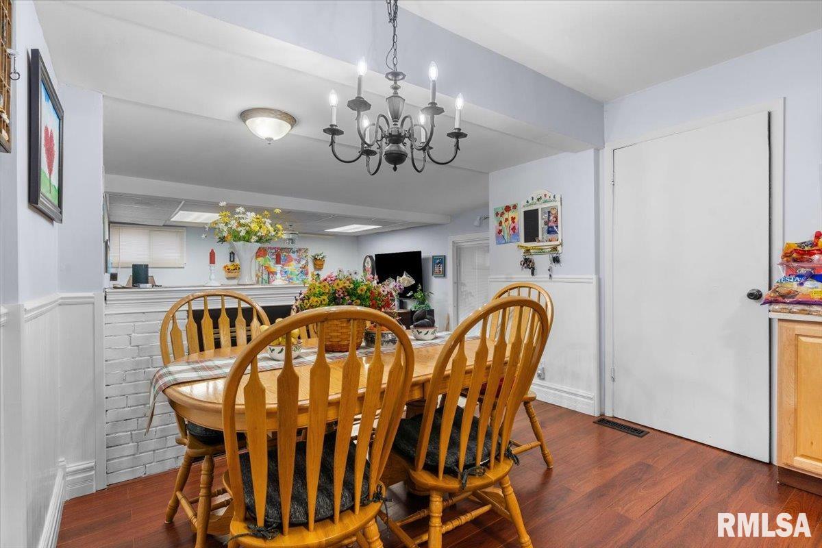 17 Celeste Court Springfield, IL 62703 - Photo 9 of 30