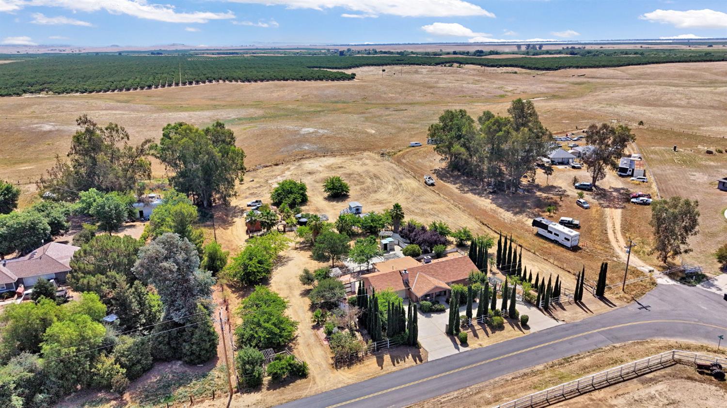 19609 Claremont Road Madera, CA 93638 - Photo 37 of 44