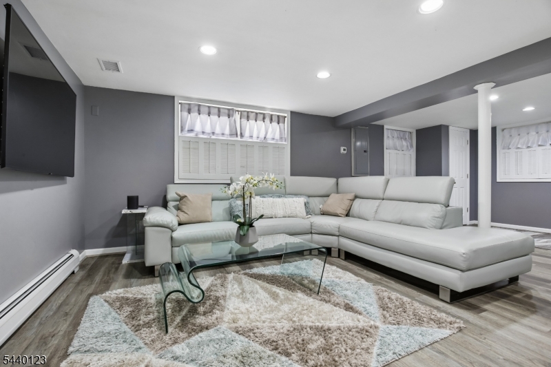 22 Woodhaven Road Parsippany, NJ 07054 - Photo 37 of 49