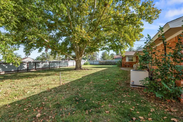 $195,000 | 909 South Hockley Avenue, Sundown, TX 79372