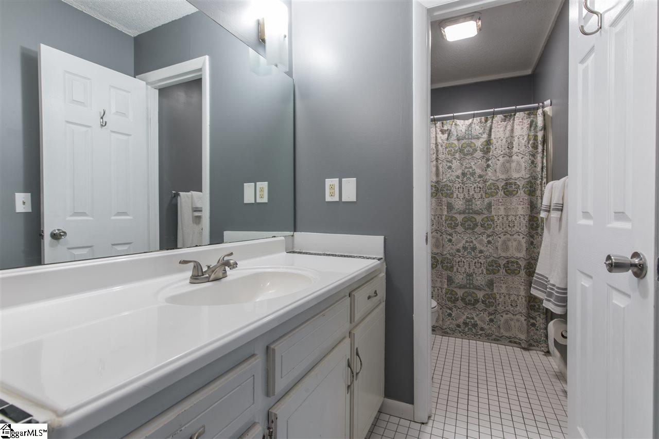 1201 Winding Way Taylors, SC 29687 - Photo 12 of 20