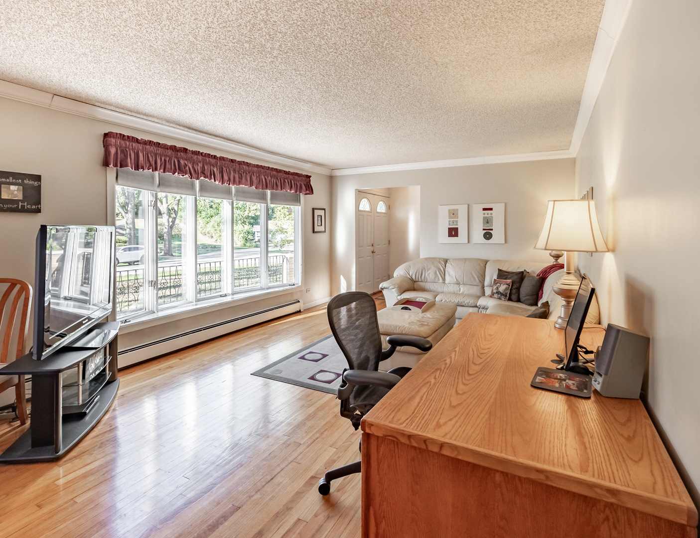 38W646 Ridgewood Lane Elgin, IL 60124 - Photo 5 of 45 Gallery Image 5