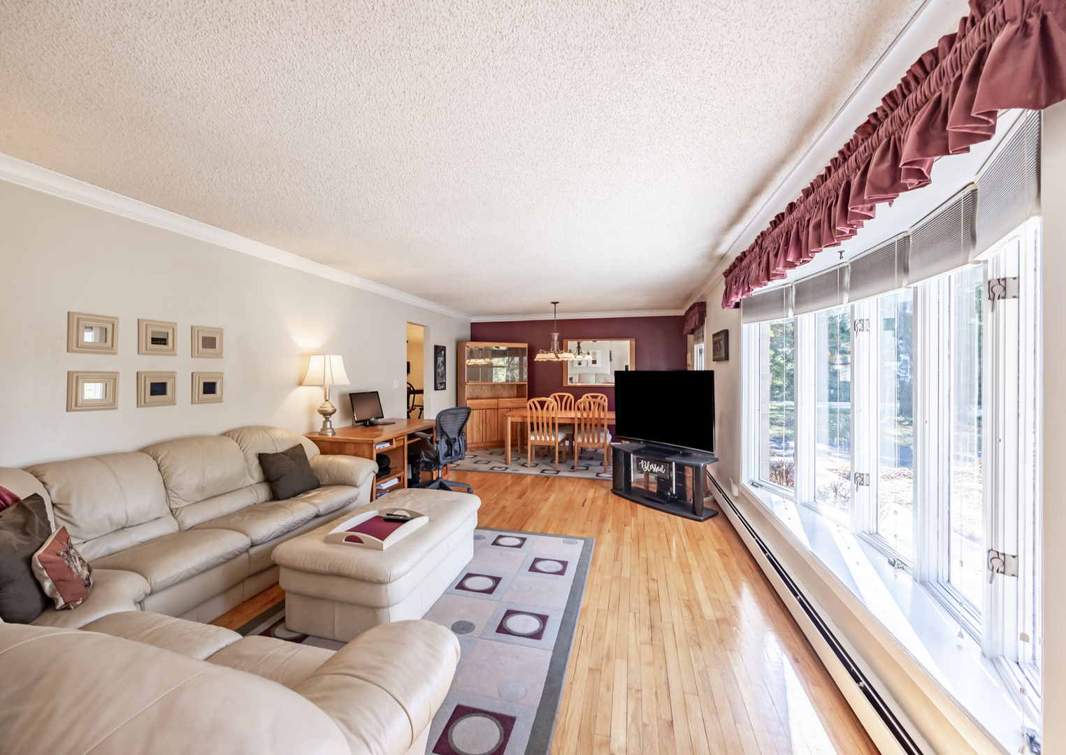 38W646 Ridgewood Lane Elgin, IL 60124 - Photo 8 of 45 Gallery Image 8