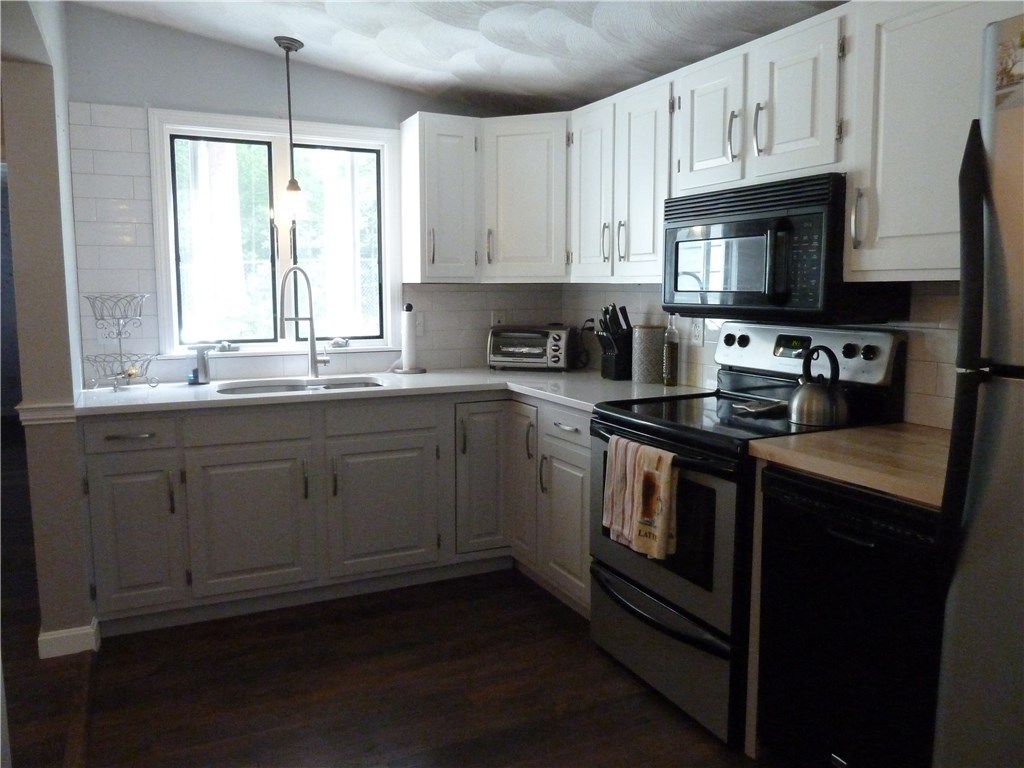 545 Weaver Hill Road Coventry, RI 02816 - Photo 5 of 24