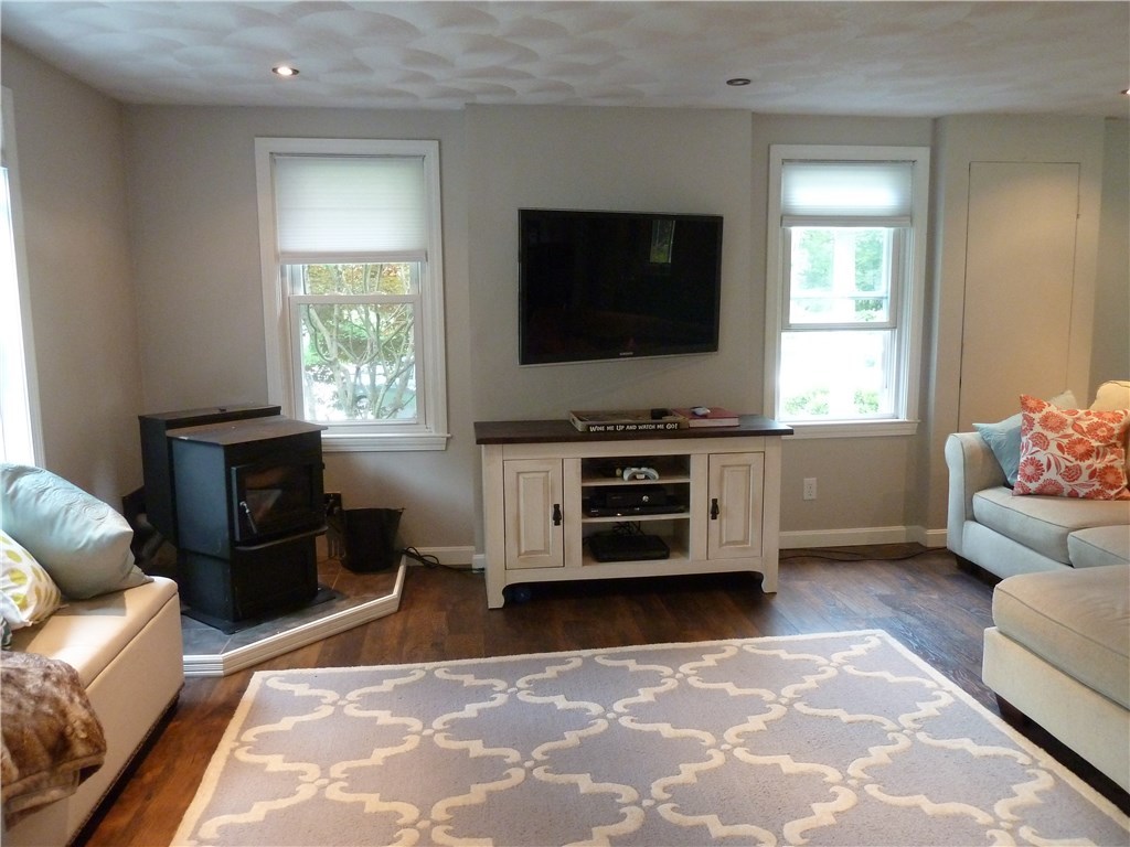 545 Weaver Hill Road Coventry, RI 02816 - Photo 10 of 24