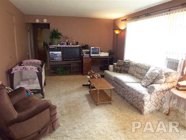 103 Perry Court Creve Coeur, IL 61610 - Photo 2 of 15 Gallery Image 2
