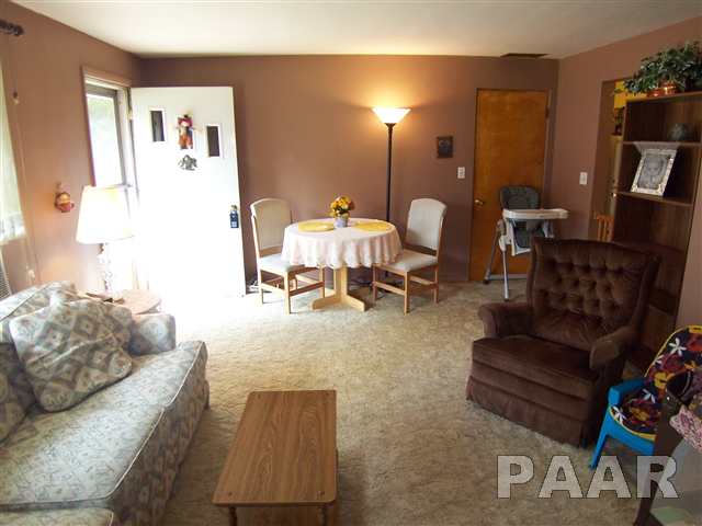 103 Perry Court Creve Coeur, IL 61610 - Photo 3 of 15 Gallery Image 3