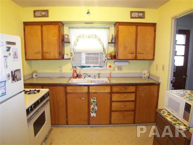103 Perry Court Creve Coeur, IL 61610 - Photo 4 of 15 Gallery Image 4