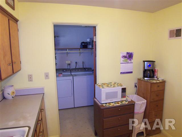103 Perry Court Creve Coeur, IL 61610 - Photo 6 of 15 Gallery Image 6