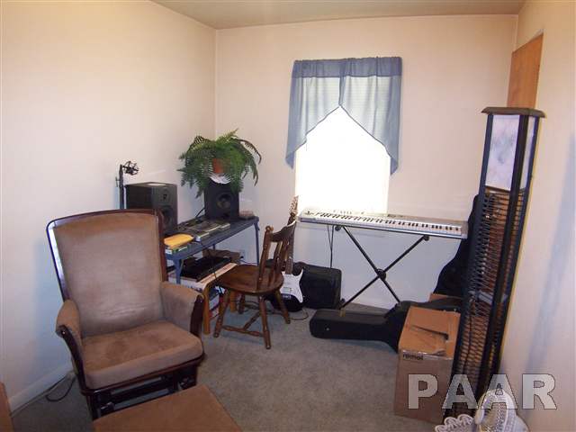 103 Perry Court Creve Coeur, IL 61610 - Photo 9 of 15 Gallery Image 9