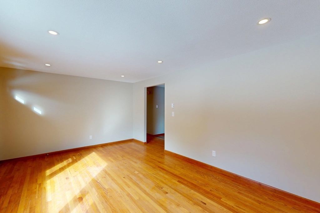 141 Tracy Circle Amherst, MA 01002 - Photo 14 of 22