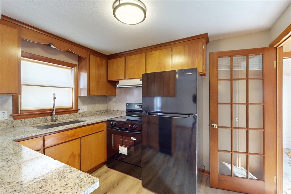 141 Tracy Circle Amherst, MA 01002 - Photo 4 of 22