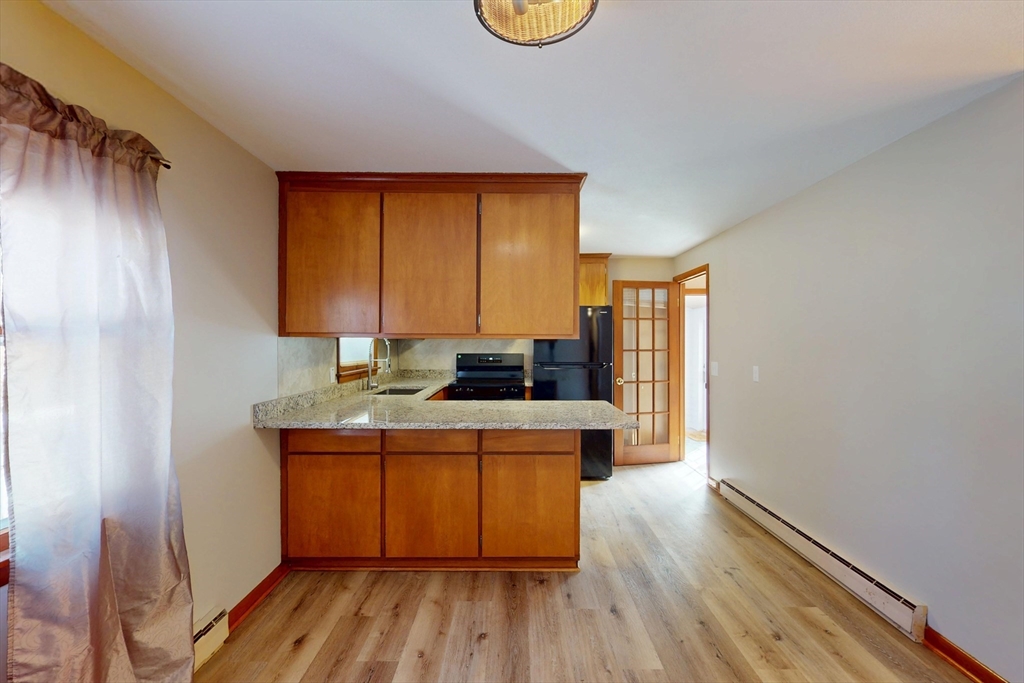 141 Tracy Circle Amherst, MA 01002 - Photo 5 of 22