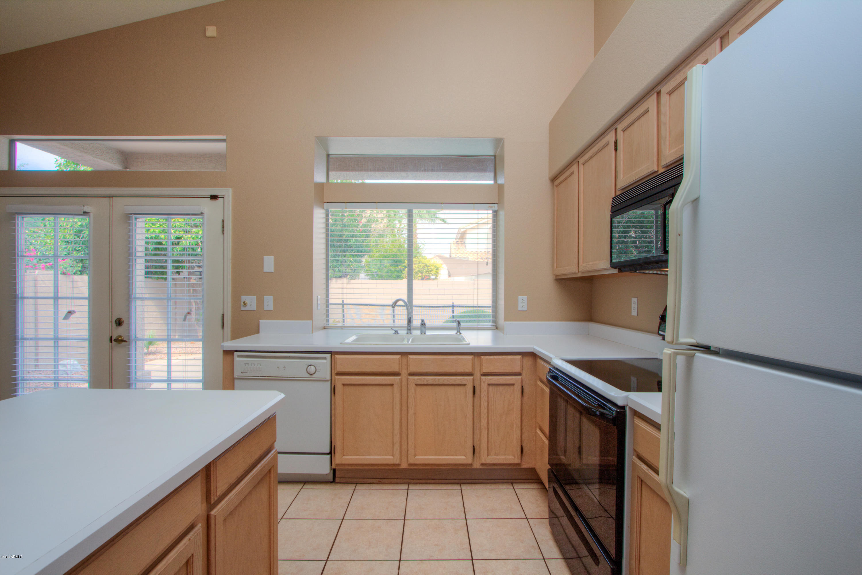 154 West El Freda Road Tempe, AZ 85284 - Photo 16 of 45 16