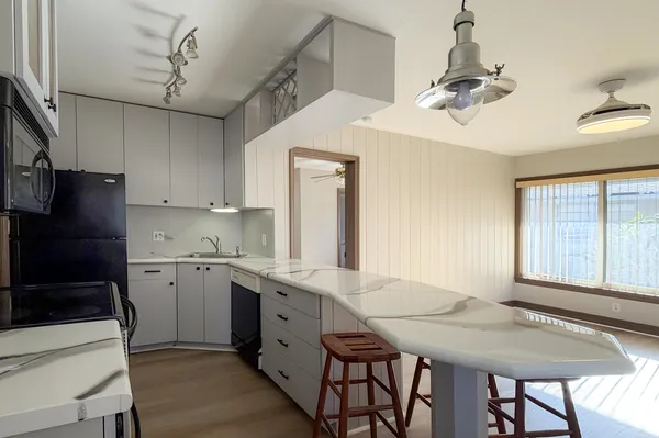 $1,700 | 872 Northeast 40th Street, Unit 1, Oakland Park, FL 33334