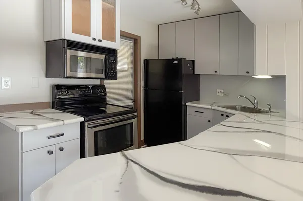 $1,700 | 872 Northeast 40th Street, Unit 1, Oakland Park, FL 33334