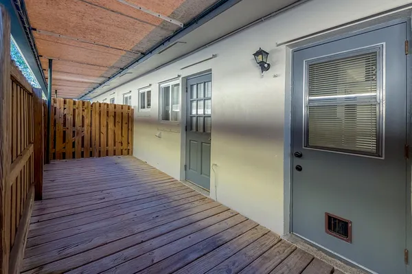 $1,700 | 872 Northeast 40th Street, Unit 1, Oakland Park, FL 33334